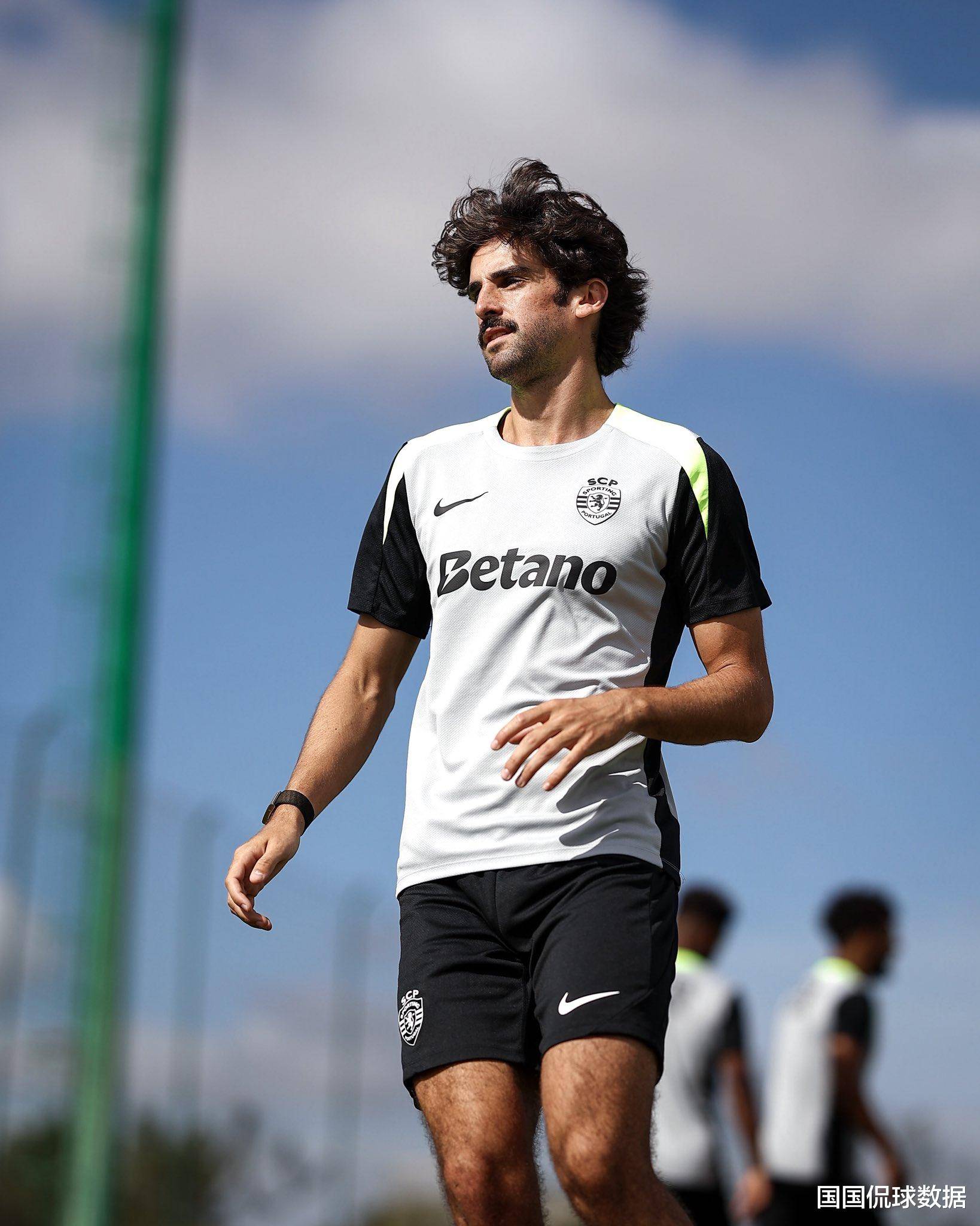 转会期葡超焦点战，深圳男篮临场应变，悬念犹存，赛季目标并未改变的简单介绍