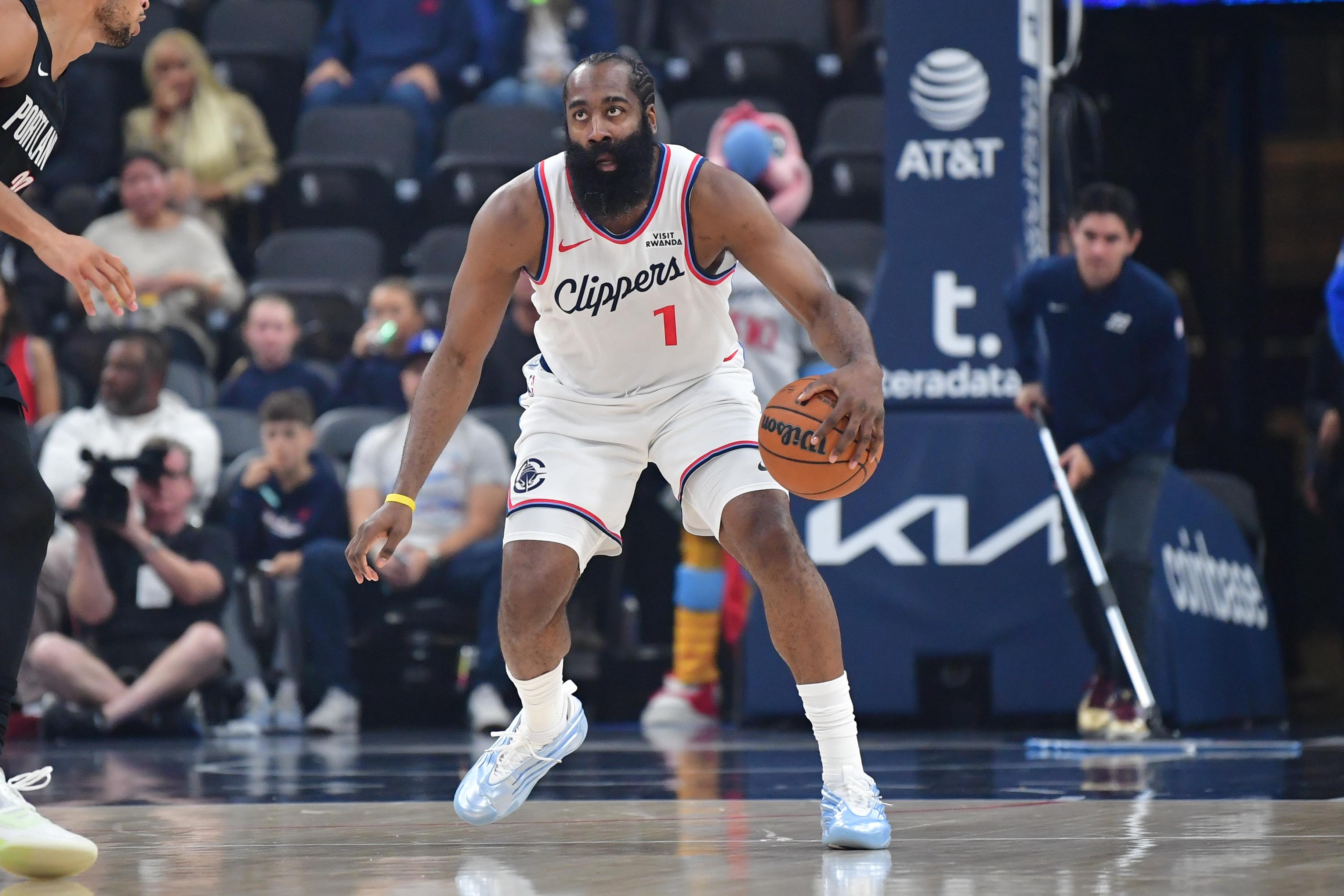 上海久事转会期队长鼓劲山东泰山围绕NBA常规赛手感冰凉，老鹰冲击纪录瞬间刷屏的简单介绍